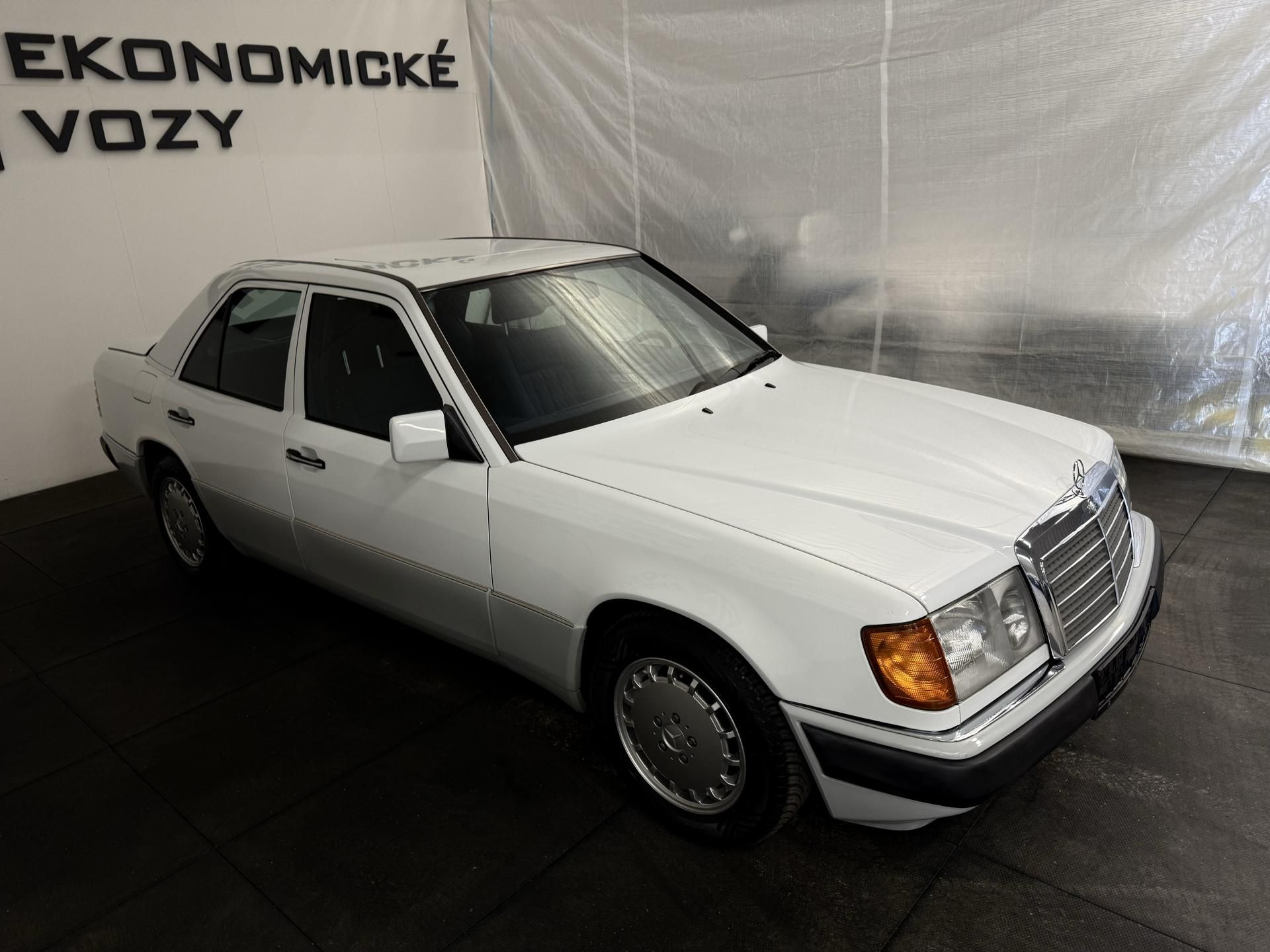 Mercedes-Benz Třídy E, 2.3 , AT ,SERVIS DOLOŽEN! - fotka 3