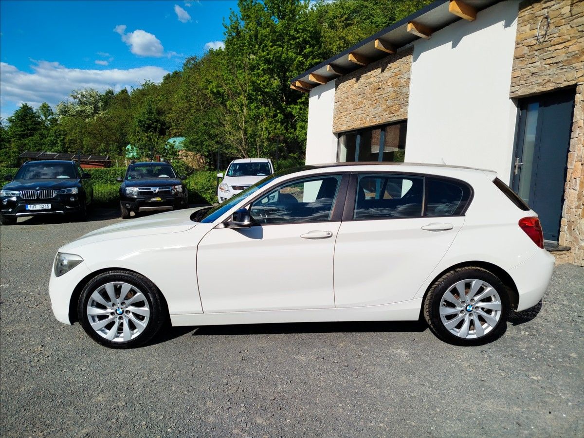 BMW Řada 1, 2,0 D, NAVIGACE, Alu - fotka 2