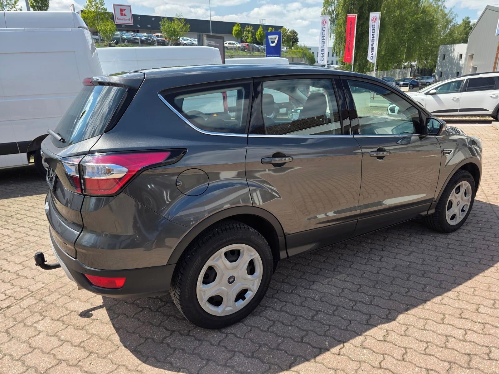 Ford Kuga, 1.5 EcoBoost 88kW vč TZ - fotka 6