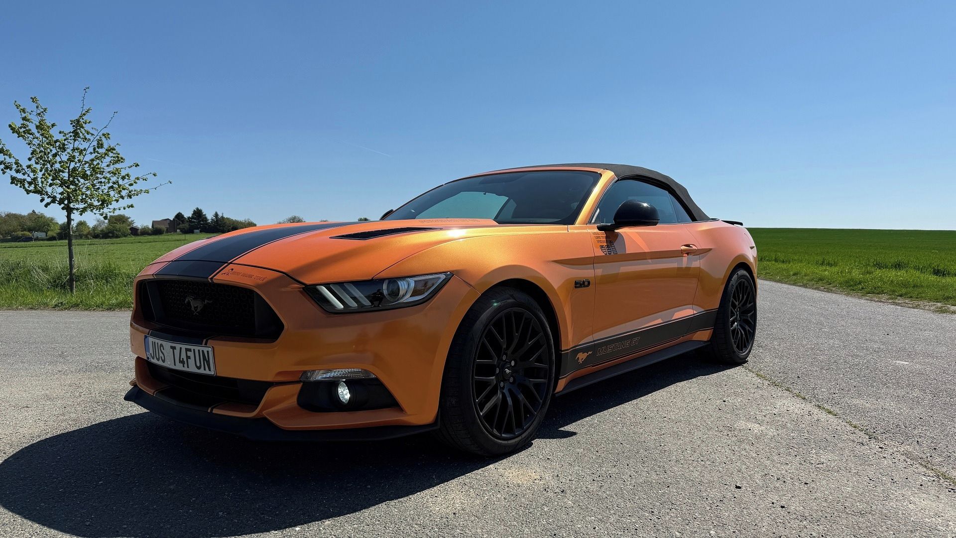 Ford Mustang, GT 5.0 V8 2.Majitel ČR Manuál - fotka 2