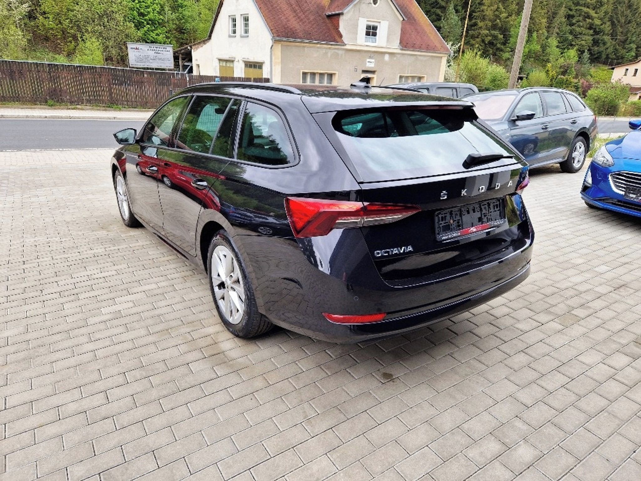 Škoda Octavia, 2.0 TDi (110 kW), plný servis - fotka 3