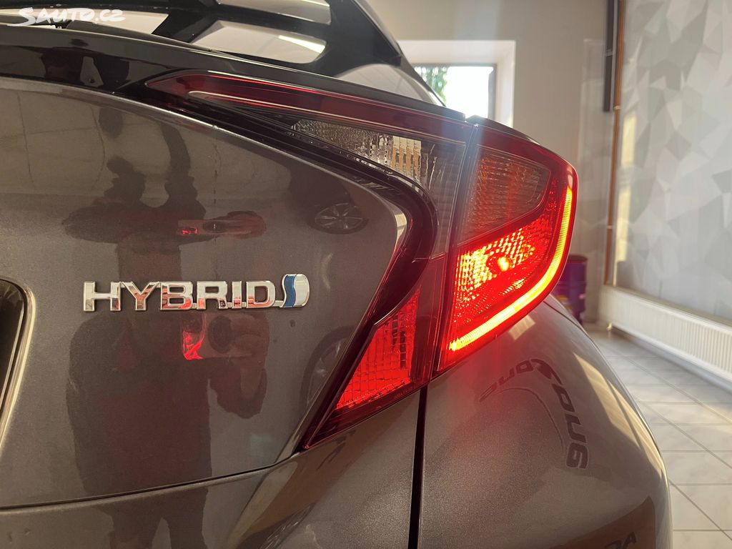 Toyota C-HR, fotka 12