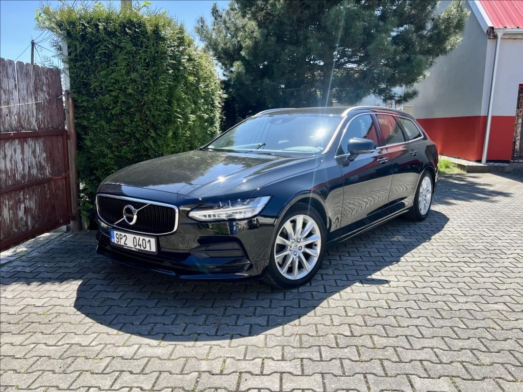 Volvo V90, 2,0 T4 Drive-E R-Design Auto - fotka 2