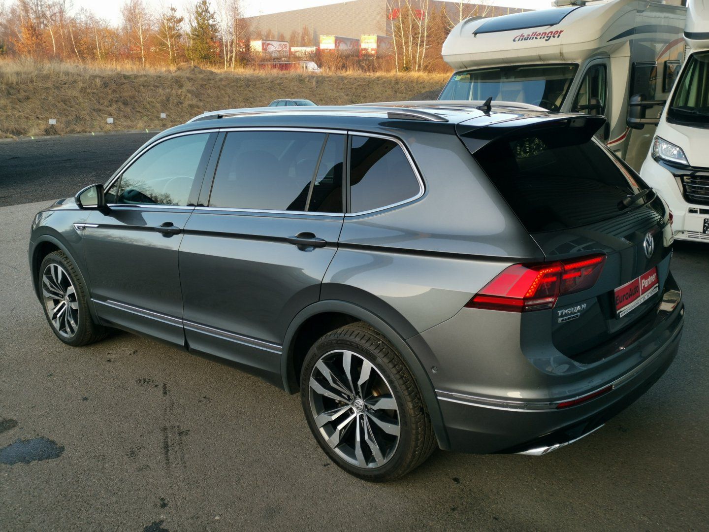 Volkswagen Tiguan Allspace, 2,0 BiTDI 4Mot. DSG R-Line NT - fotka 2