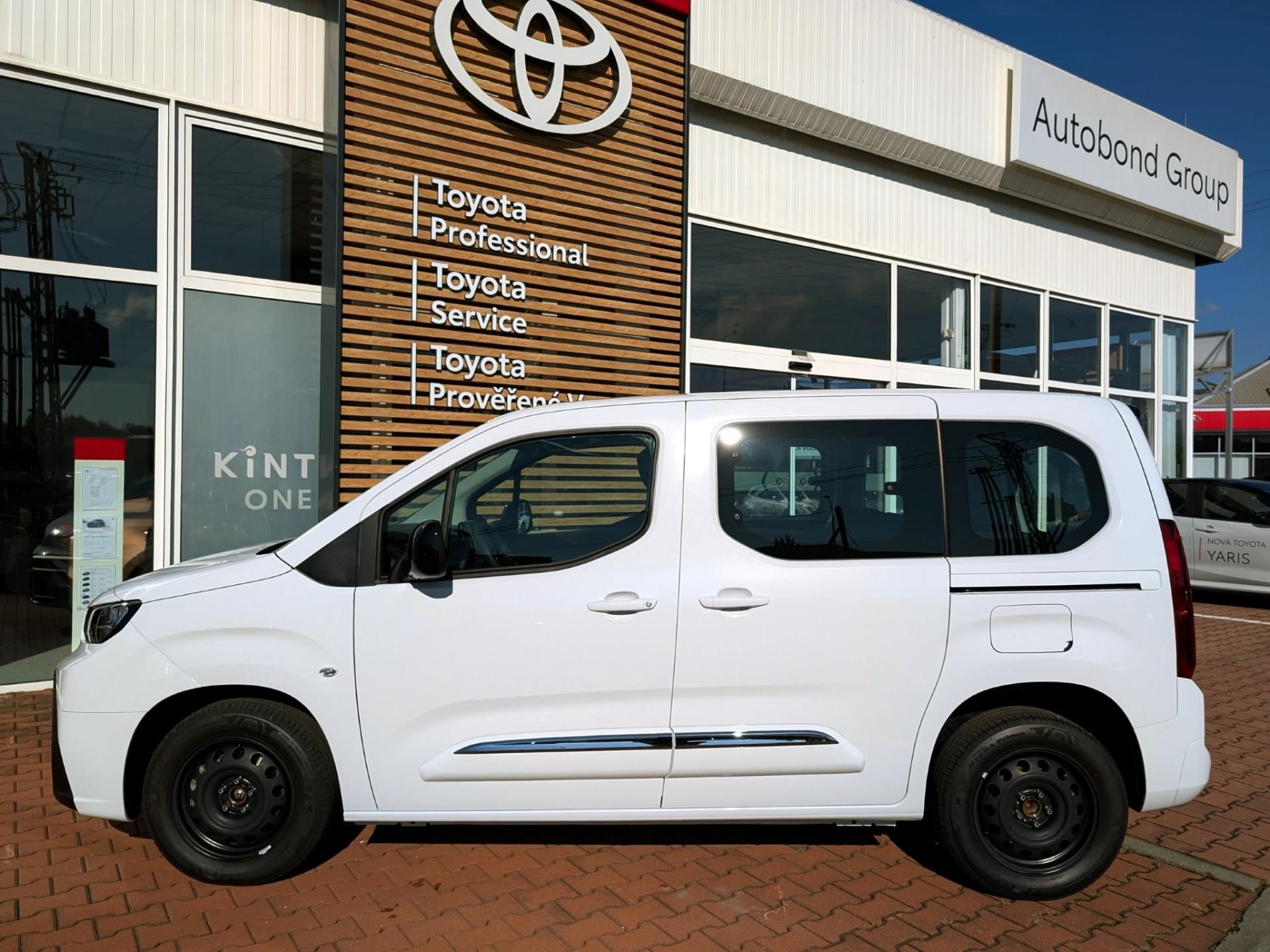 Toyota Proace City Verso, 1,5 DIESEL 100k 4x2 6MT BUSINE - fotka 6