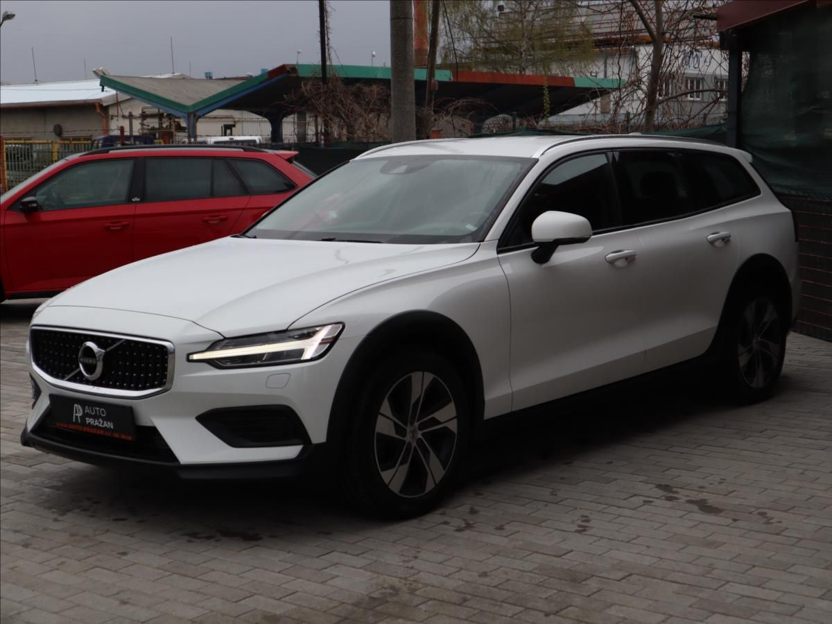 Volvo V60, 2,0 CrossCountry AWD Po rozvod - fotka 3