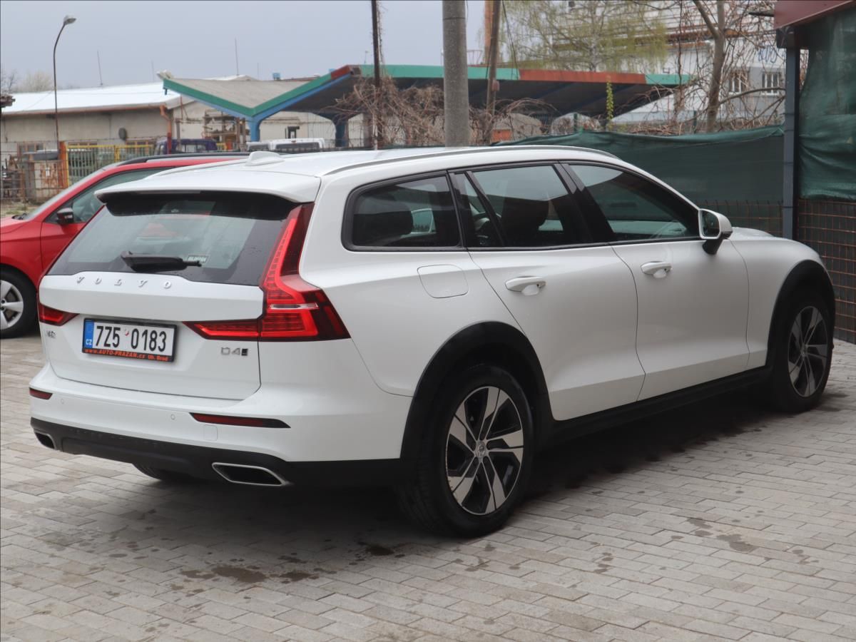 Volvo V60, 2,0 CrossCountry AWD Po rozvod - fotka 6