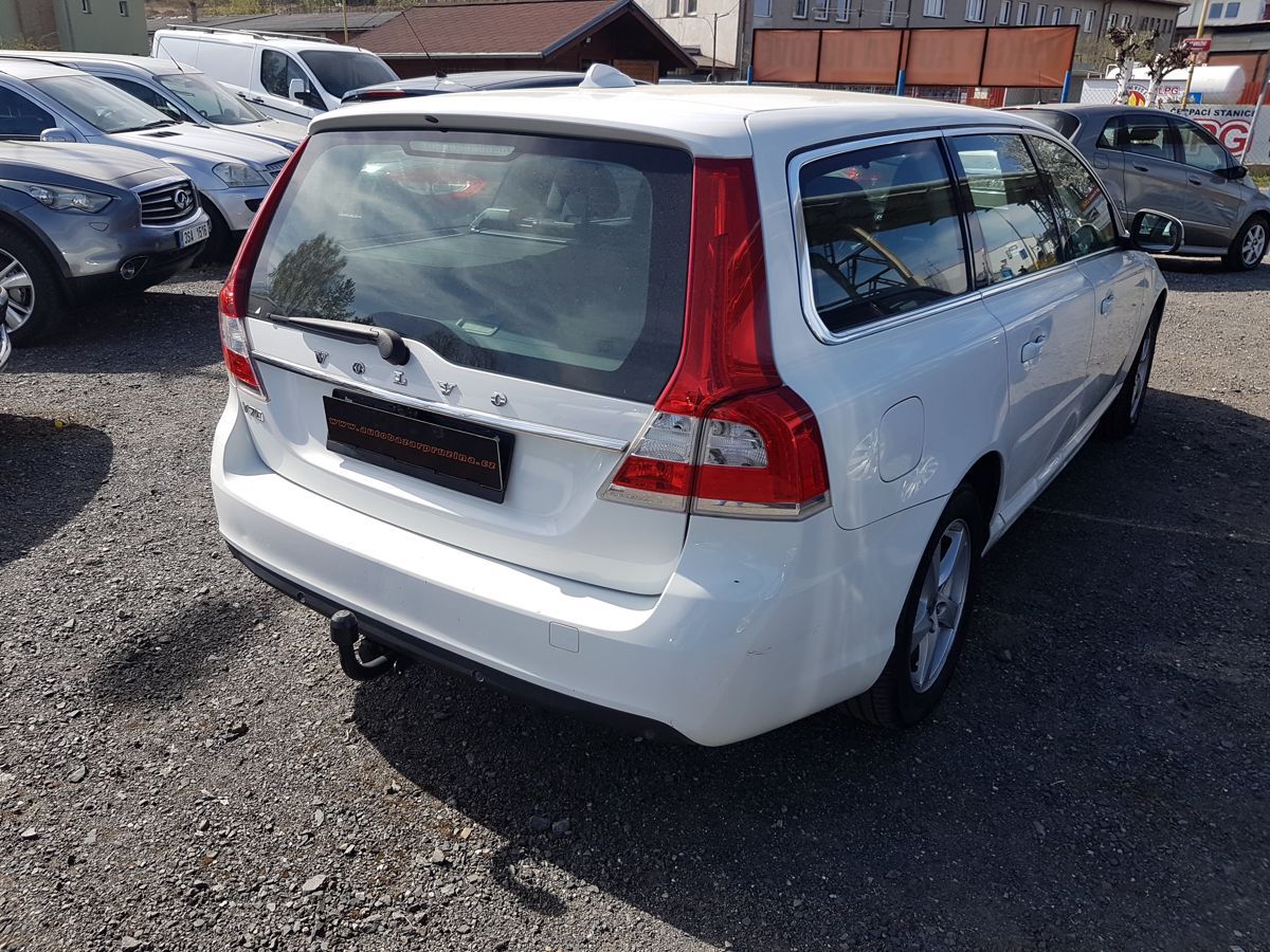Volvo V70, 2.0D NAVI EL. KUFR - fotka 6