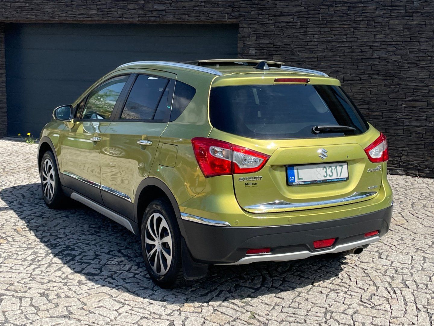 Suzuki SX4 S-Cross, 1.6 DDiS 4x4 Top výbava - fotka 6