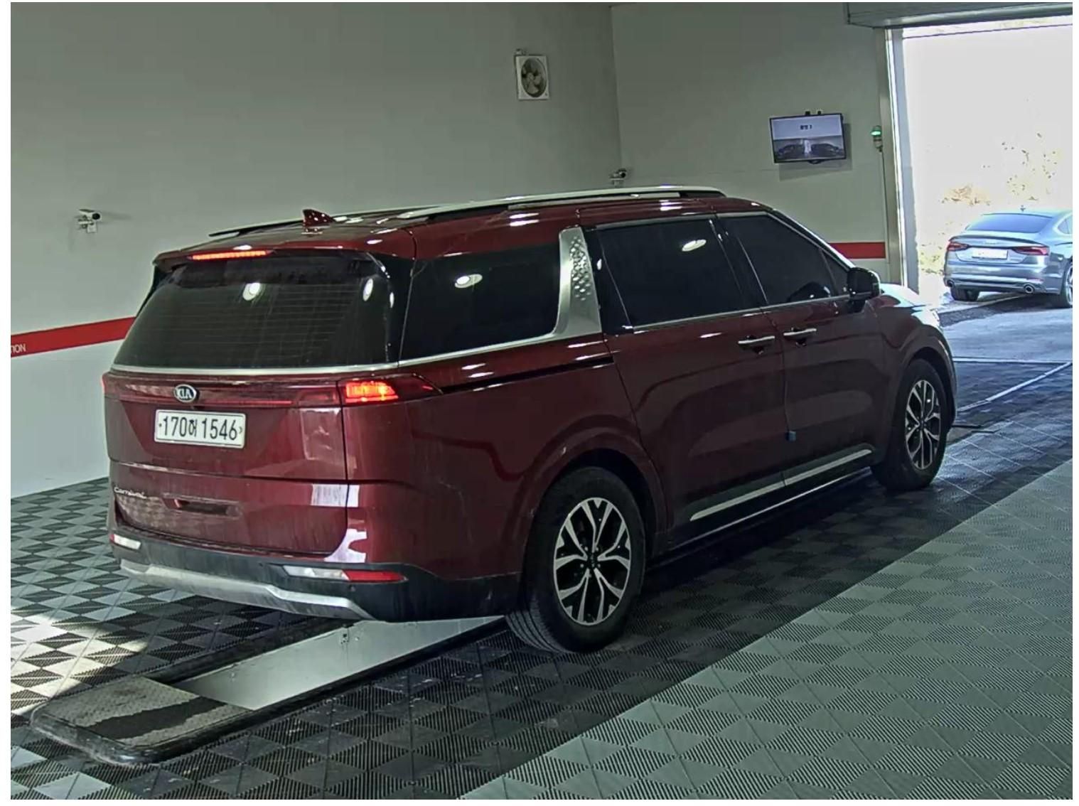 Kia Carnival, 2.2- VŮZ NA CESTĚ - fotka 3