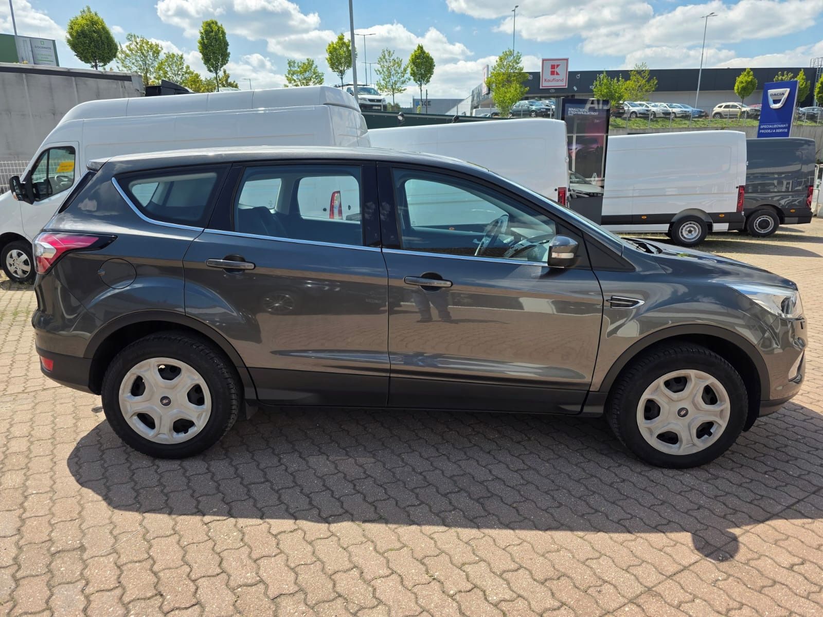 Ford Kuga, 1.5 EcoBoost 88kW vč TZ - fotka 5