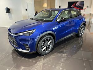 Lexus LBX, ELEGANT TECH