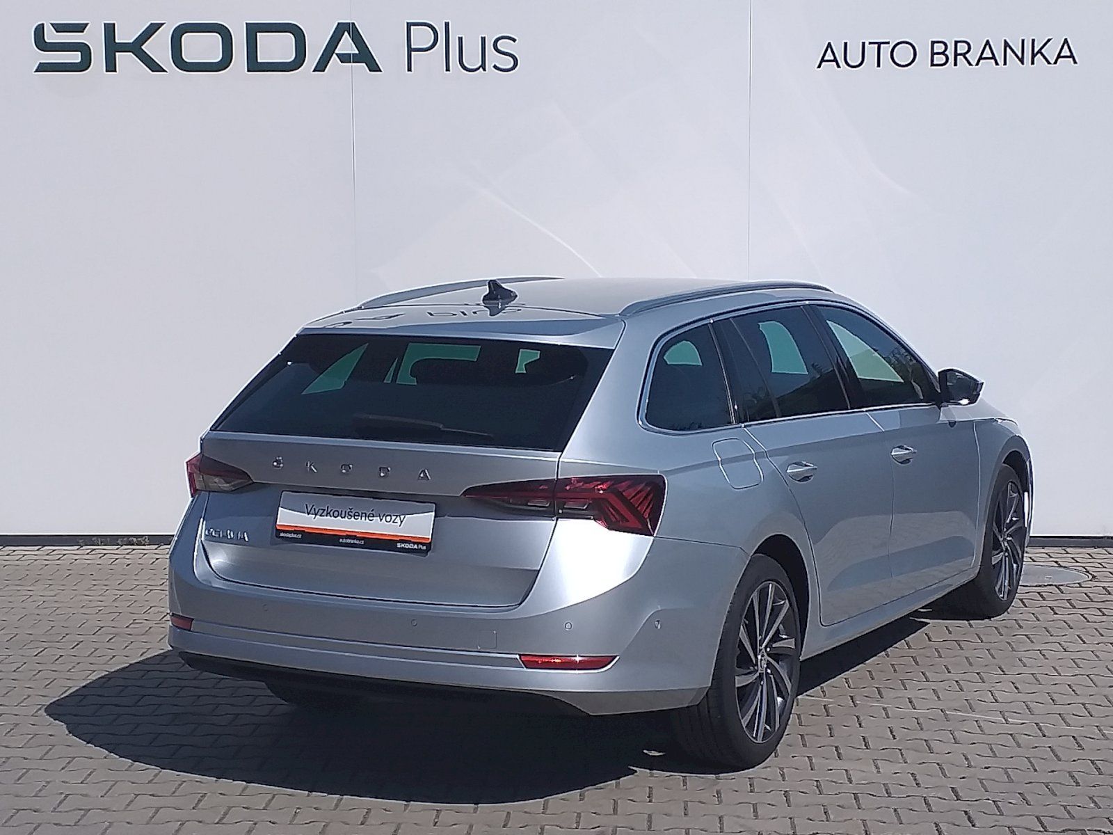 Škoda Octavia, kombi 2,0 TDI 110 kW DSG Style - fotka 2
