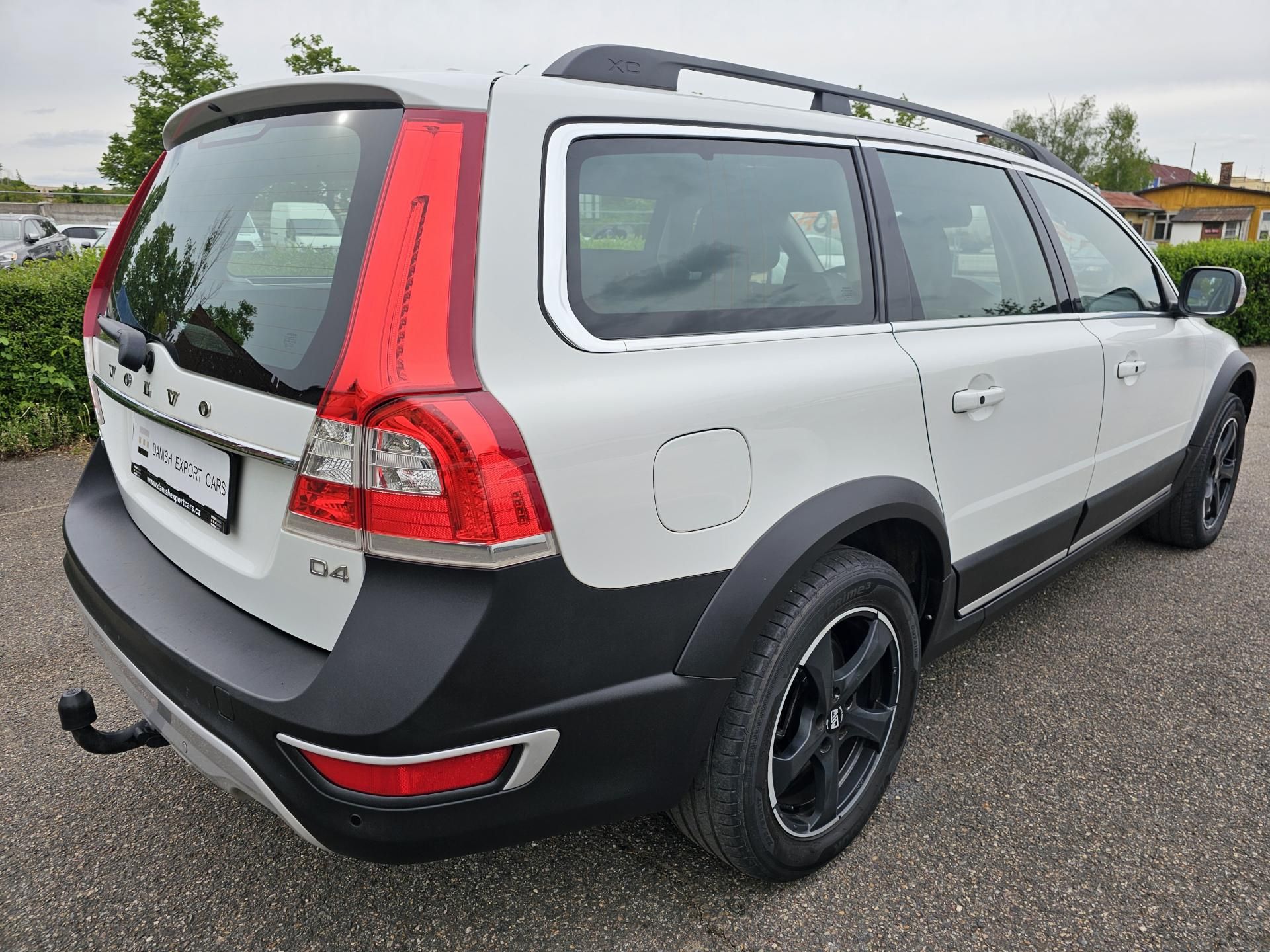 Volvo XC70, D4 2.0 133kW SUMMUM,TEMPOMAT - fotka 5