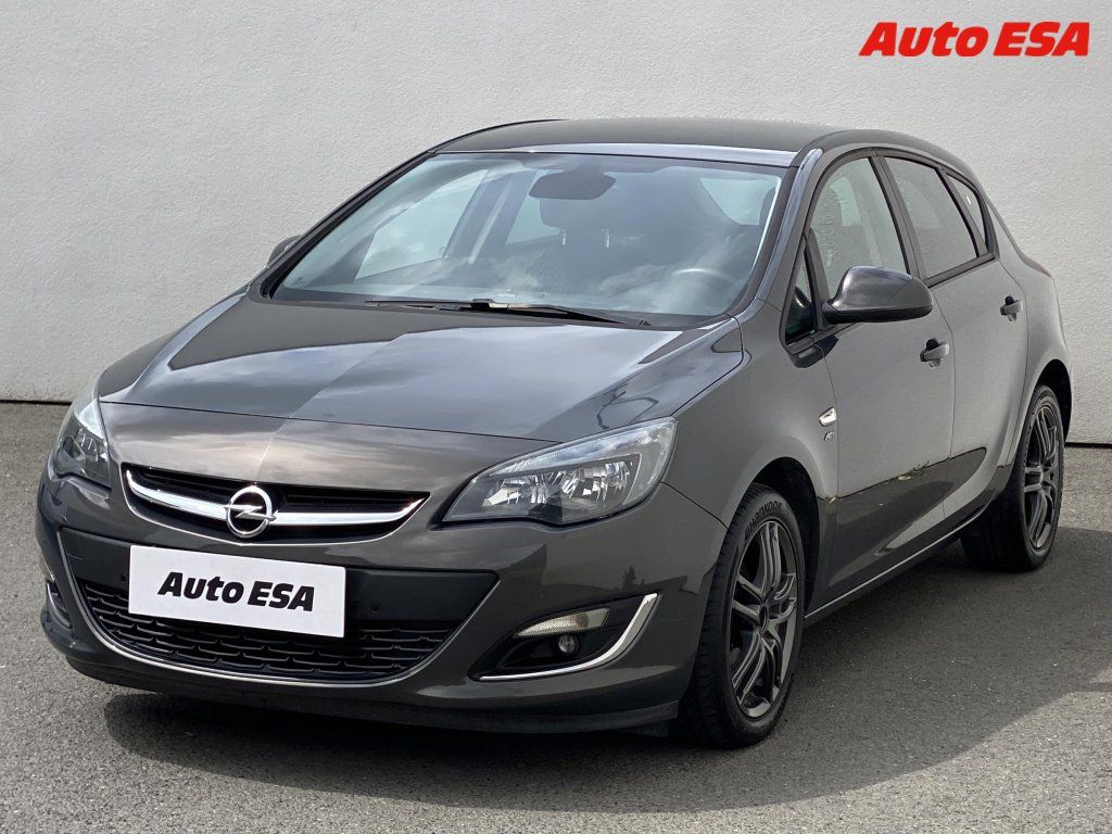 Opel Astra, 1.4 T,Active - fotka 3