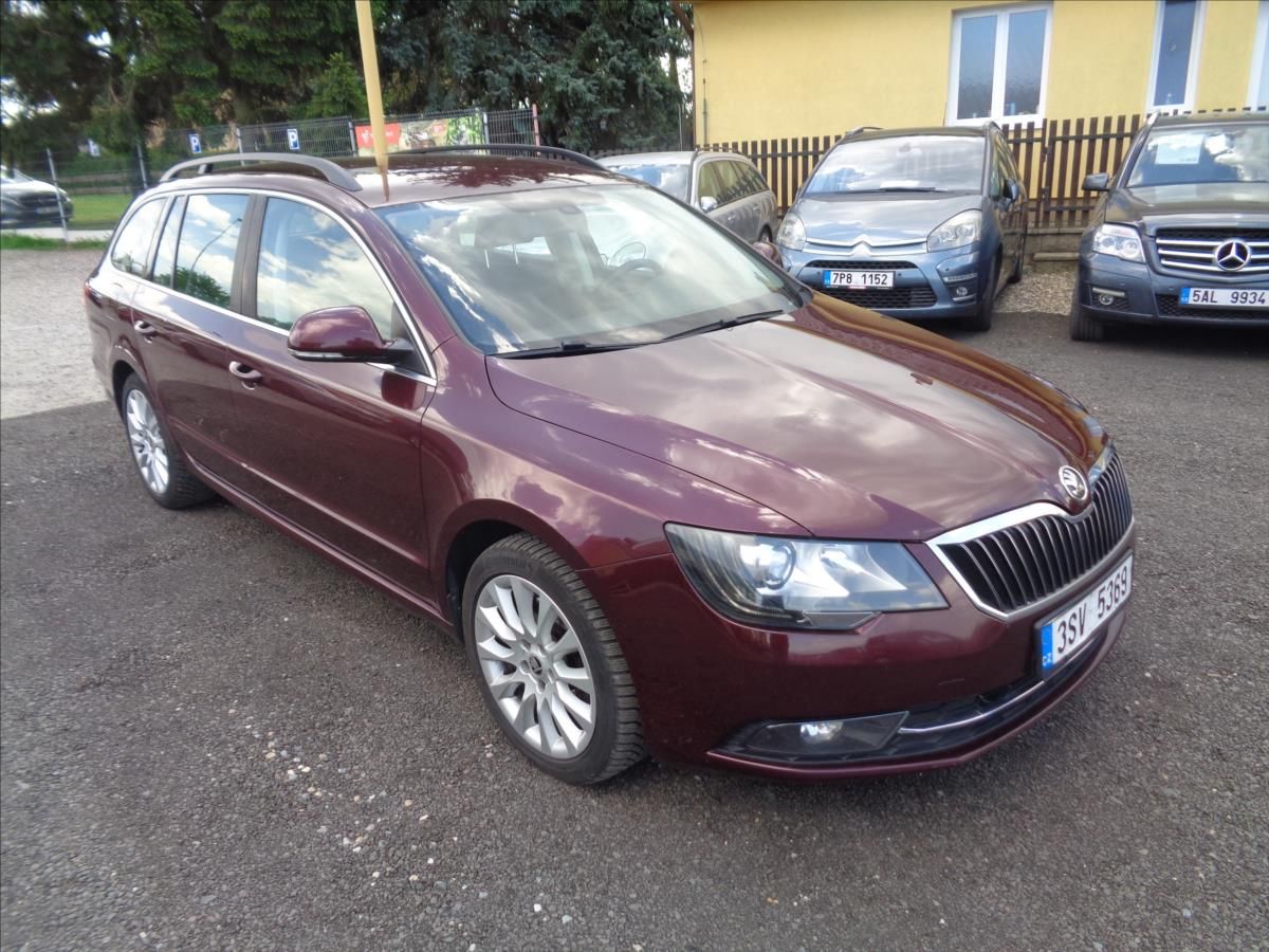 Škoda Superb, 1,8 TSI Ambition Combi - fotka 2