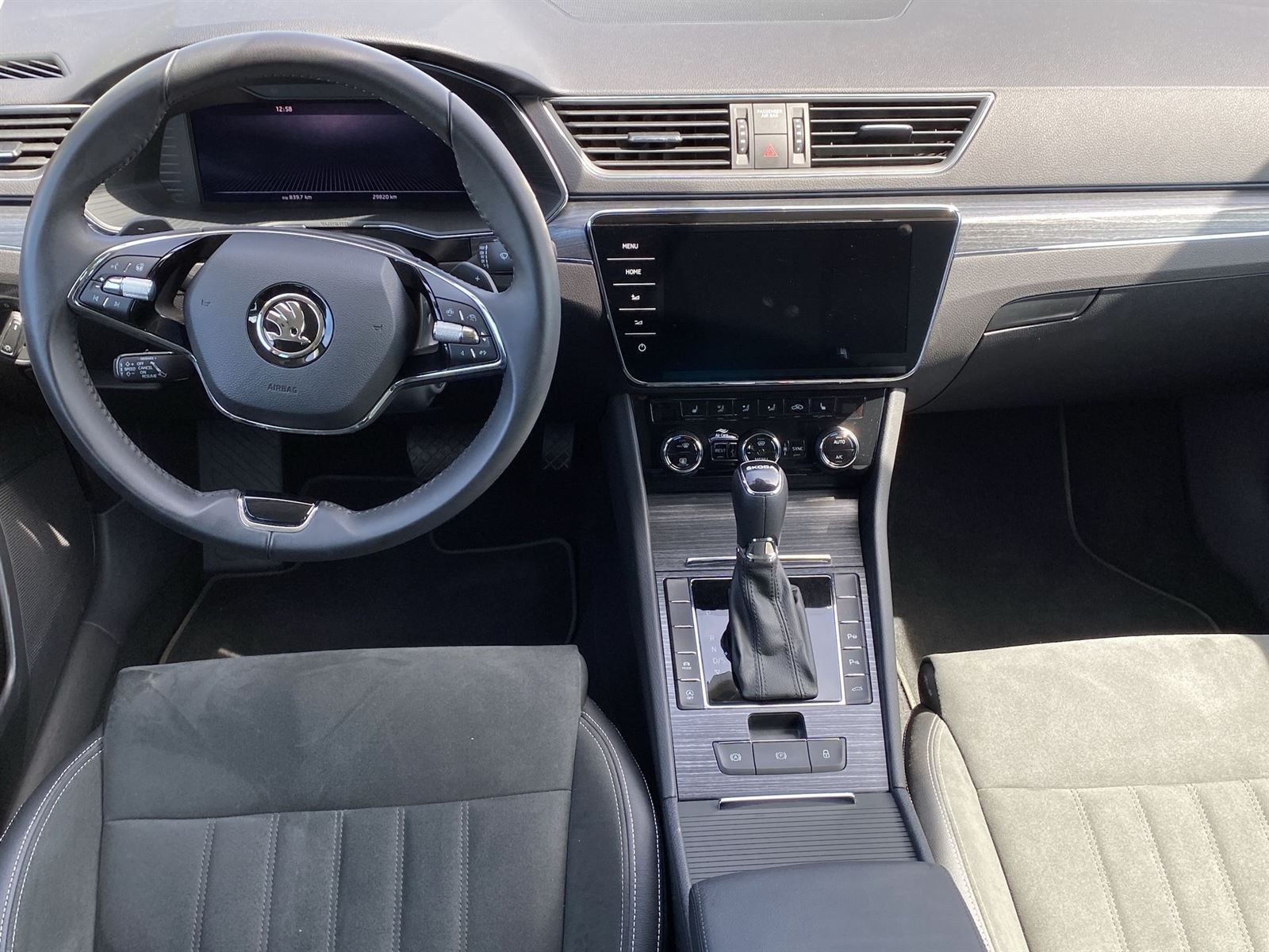 Škoda Superb, Combi 2.0 TDI DSG Style - fotka 5
