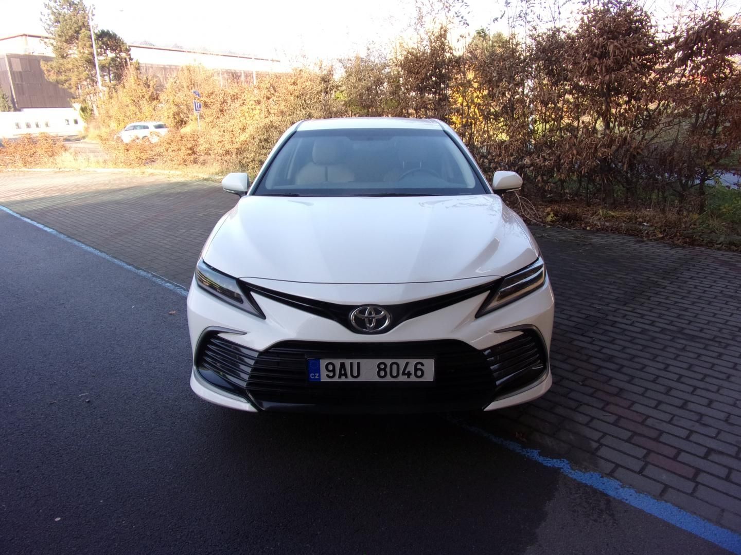 Toyota Camry, 2.5i black white edition - fotka 2