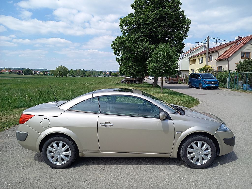 Renault Mégane, 2,0i klima+alu.kola - fotka 6