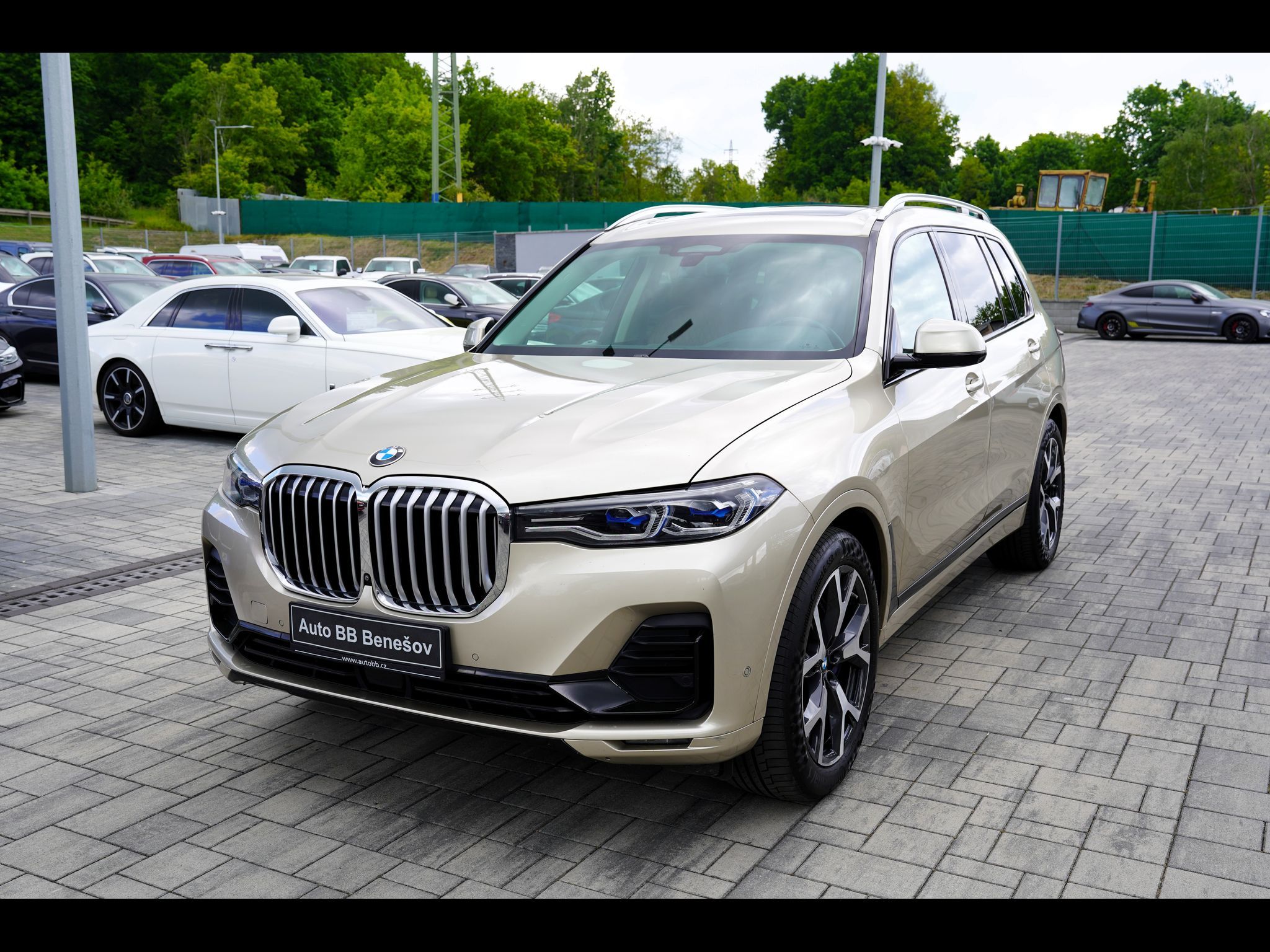 BMW X7, 40i xDrive Pure Excellence/B&W - fotka 2