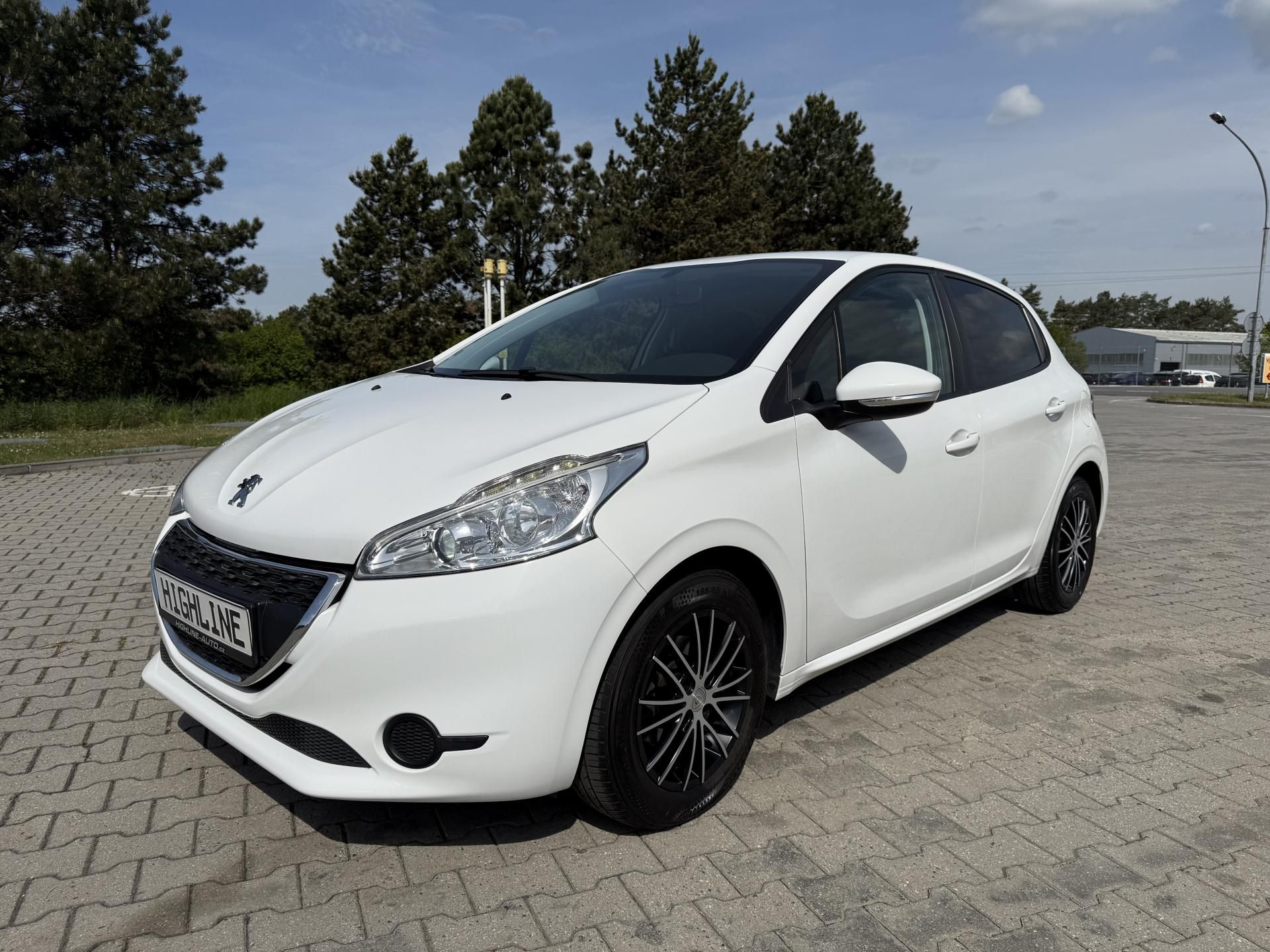 Peugeot 208, 1.2 ACTIVE - fotka 2