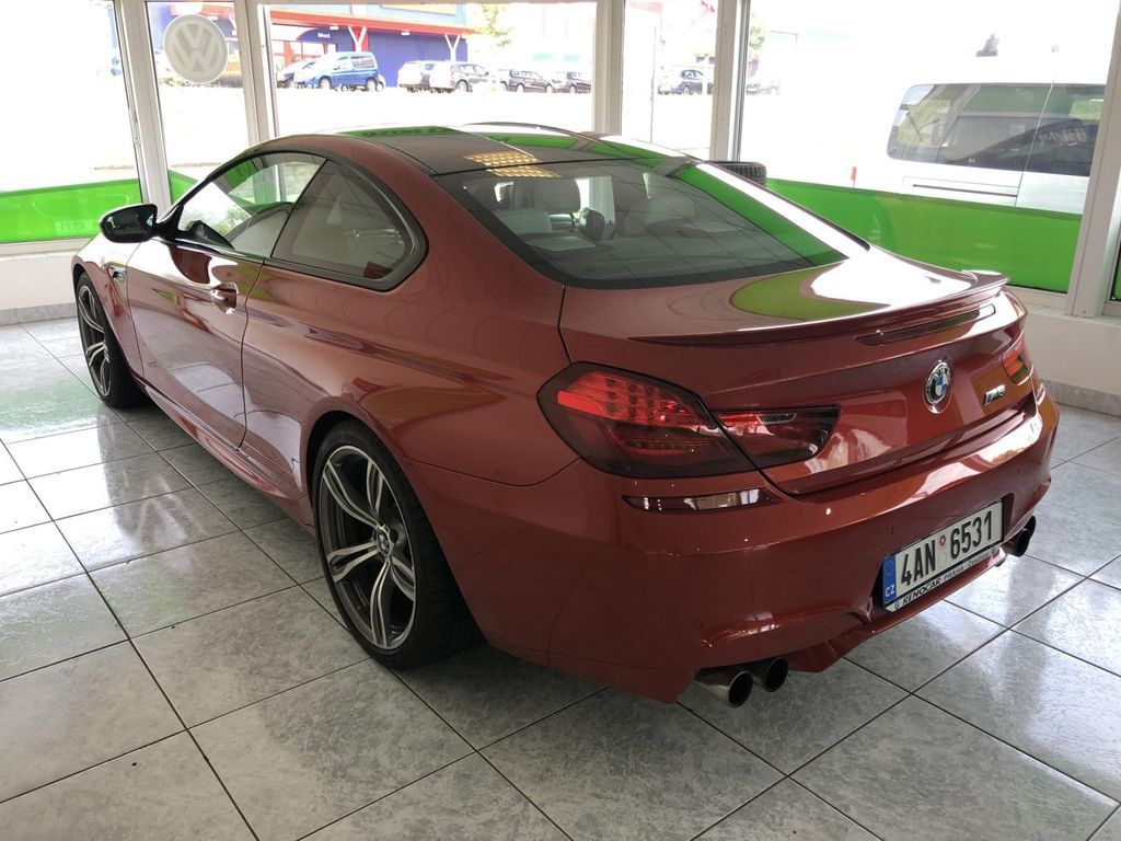 BMW M6, 4,4iV8 412kw 20ALU ČR DPH - fotka 4