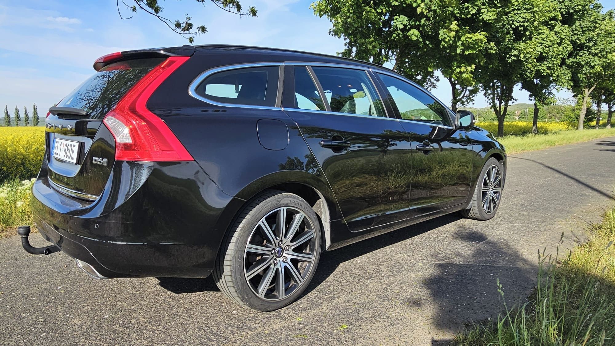 Volvo V60, 2.4 D6 AWD 162 kW HYBRID - fotka 5