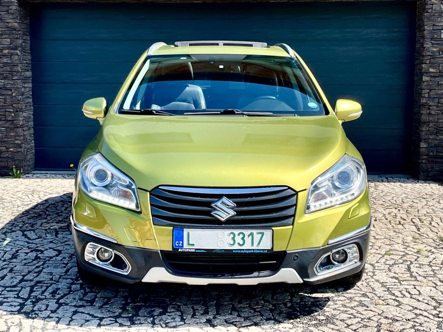 Suzuki SX4 S-Cross, 1.6 DDiS 4x4 Top výbava - fotka 2