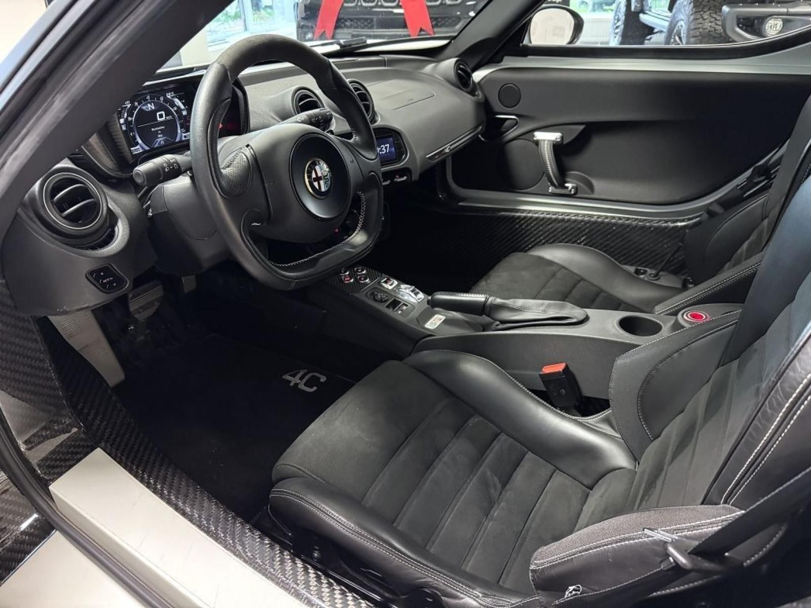 Alfa Romeo 4C, 1,8 16V TBI TCT 240k LAUNCH - fotka 6