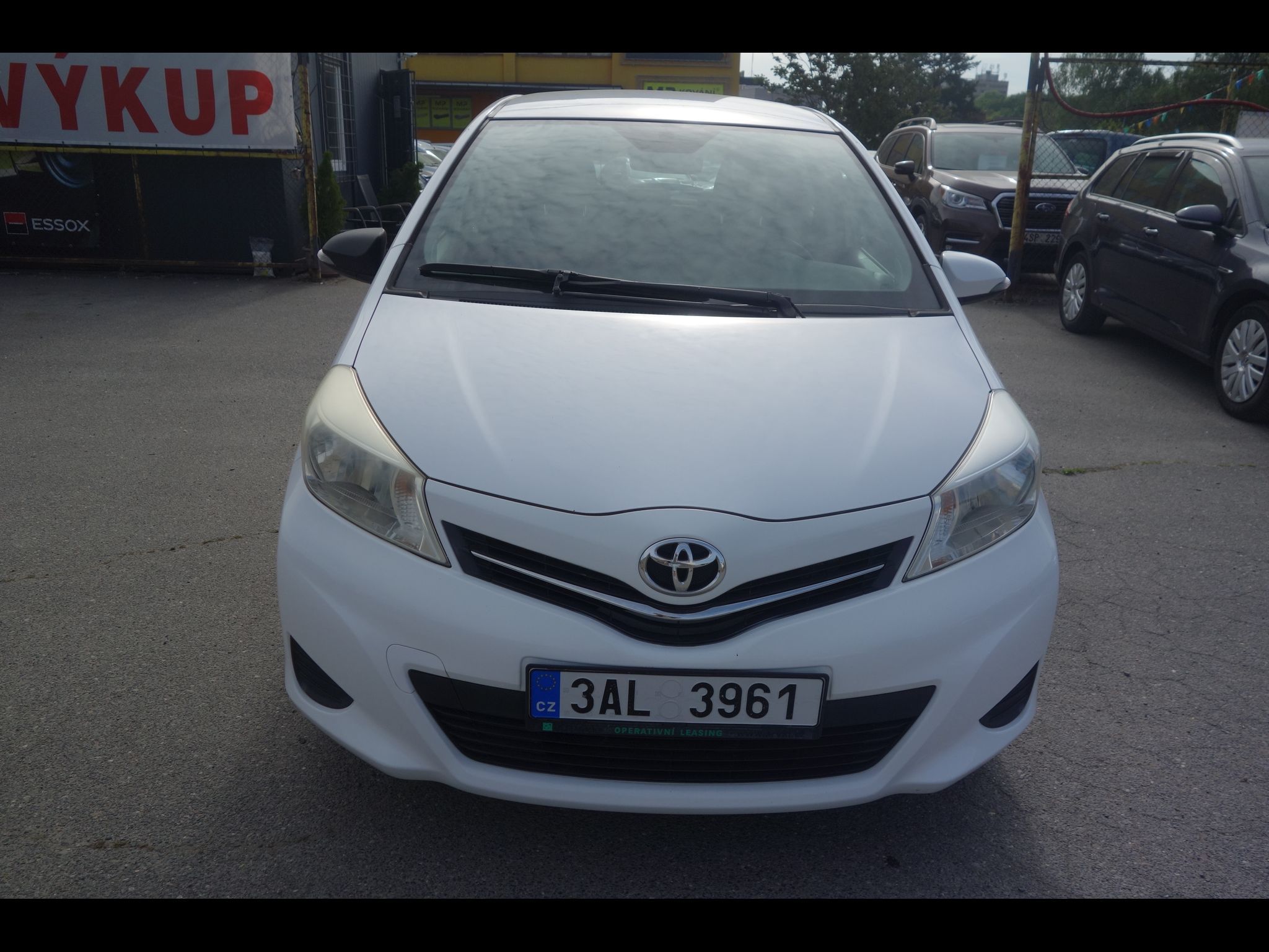 Toyota Yaris, 1,0i ČR 2.MAJ. ! 2 x kola !! - fotka 3