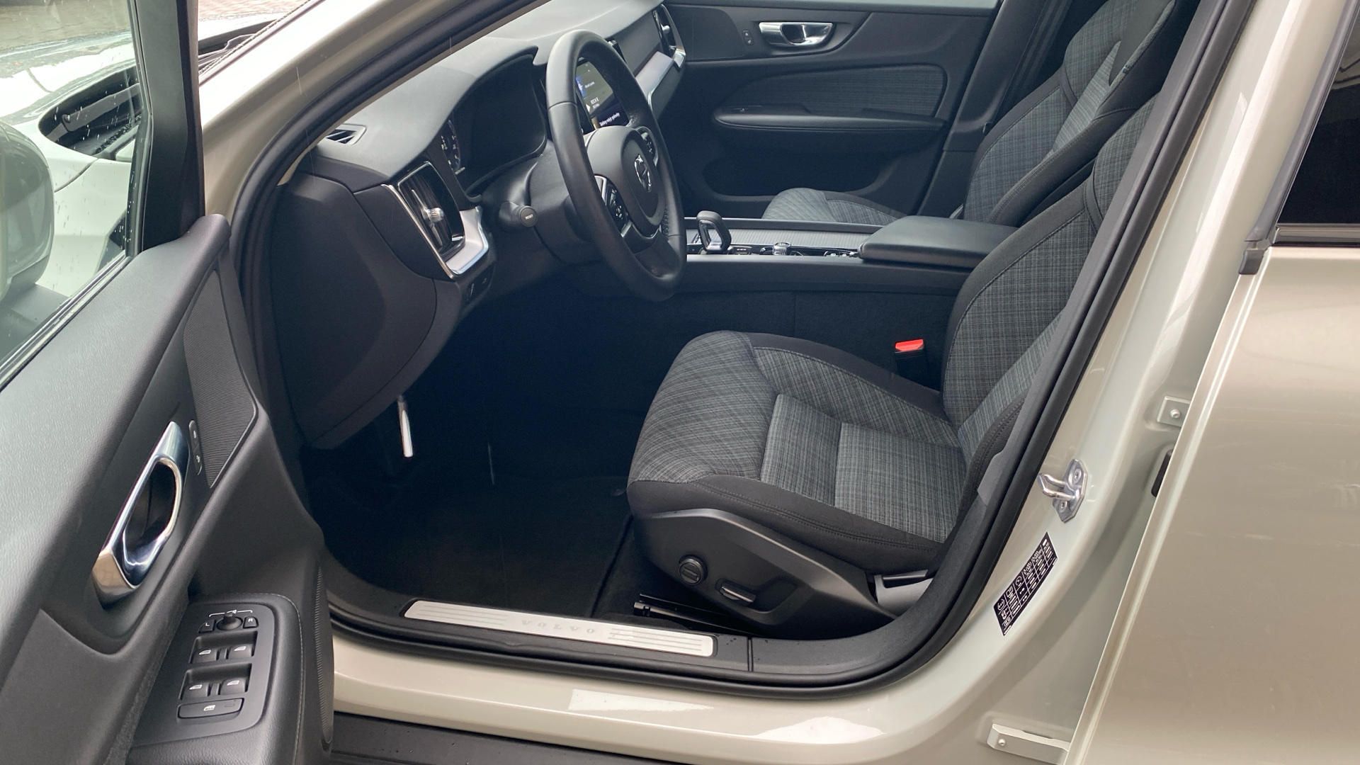 Volvo V60, Cross Country Pro, B4 AWD, 145 - fotka 5