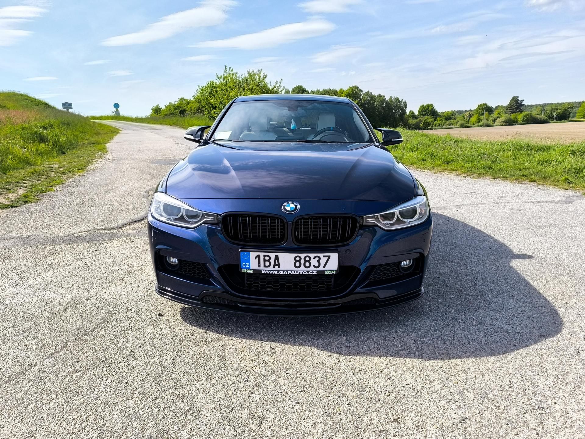 BMW Řada 3, 335i XDRIVE NOVE CR - fotka 2