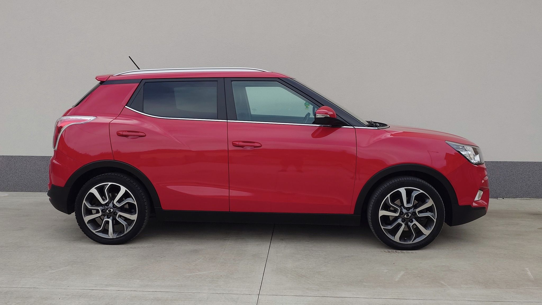 SsangYong Tivoli, 1,6 XDi 85 kW - fotka 3