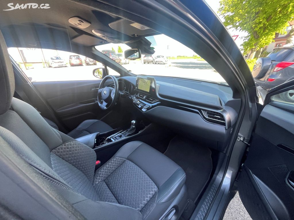 Toyota C-HR, fotka 15