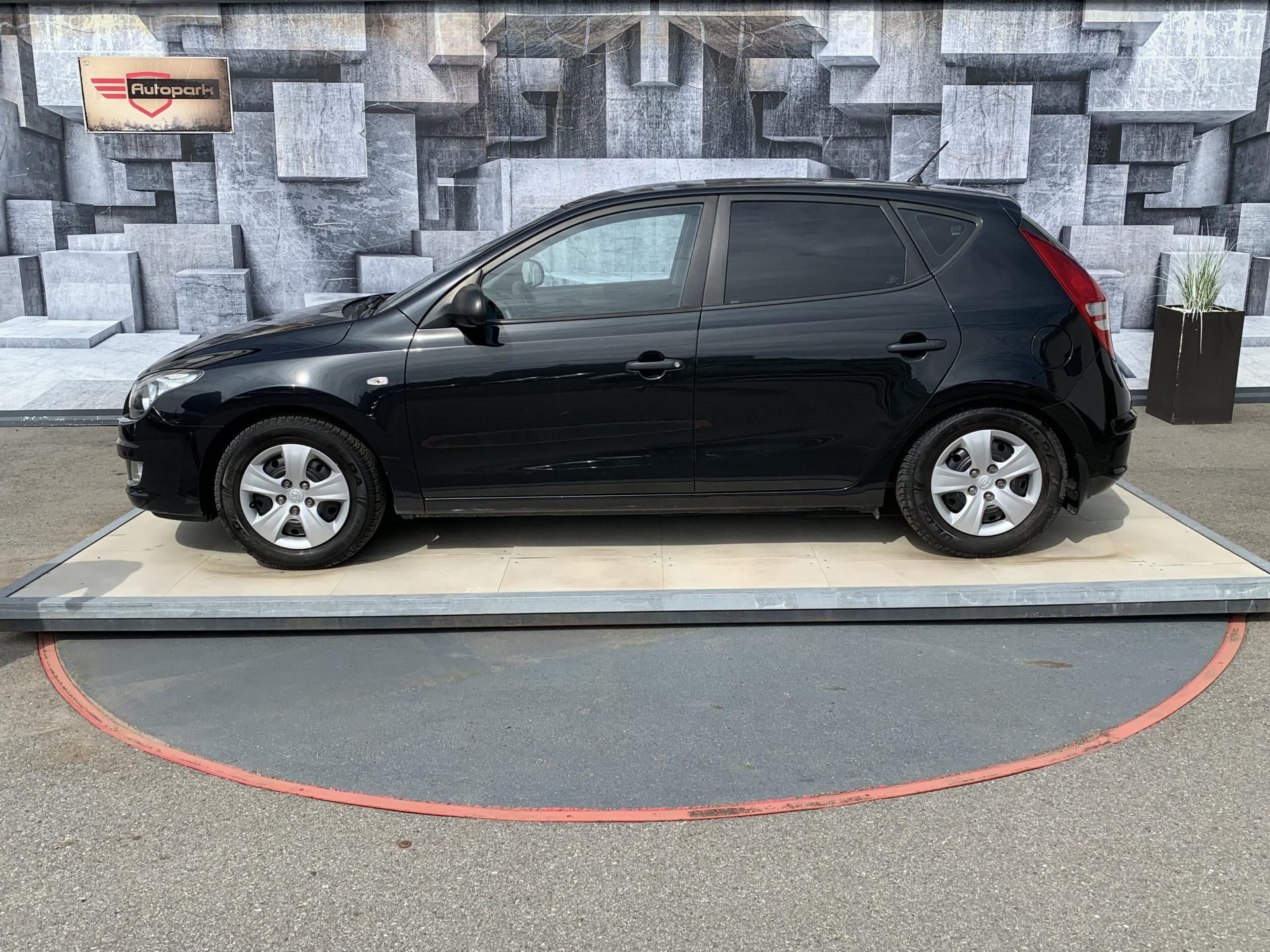 Hyundai i30, 1.4i, 80KW - fotka 5