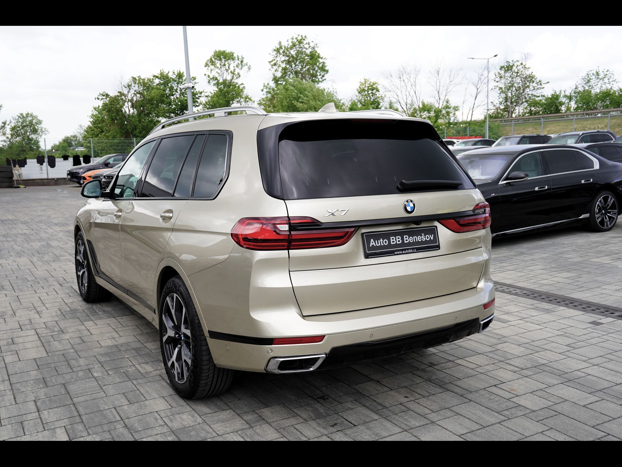 BMW X7, 40i xDrive Pure Excellence/B&W - fotka 4