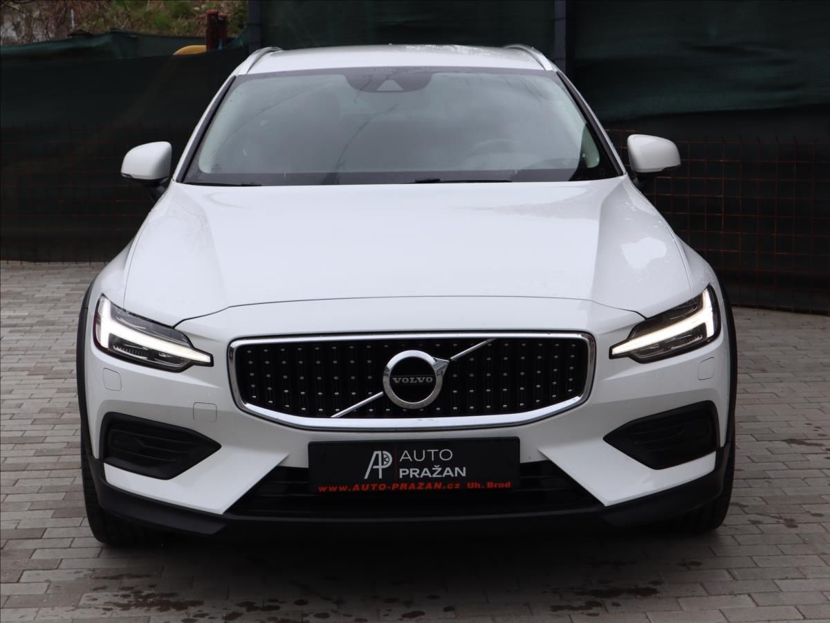 Volvo V60, 2,0 CrossCountry AWD Po rozvod - fotka 2