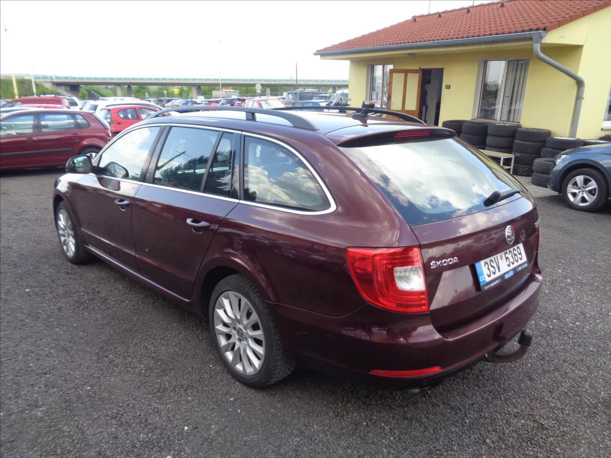 Škoda Superb, 1,8 TSI Ambition Combi - fotka 4