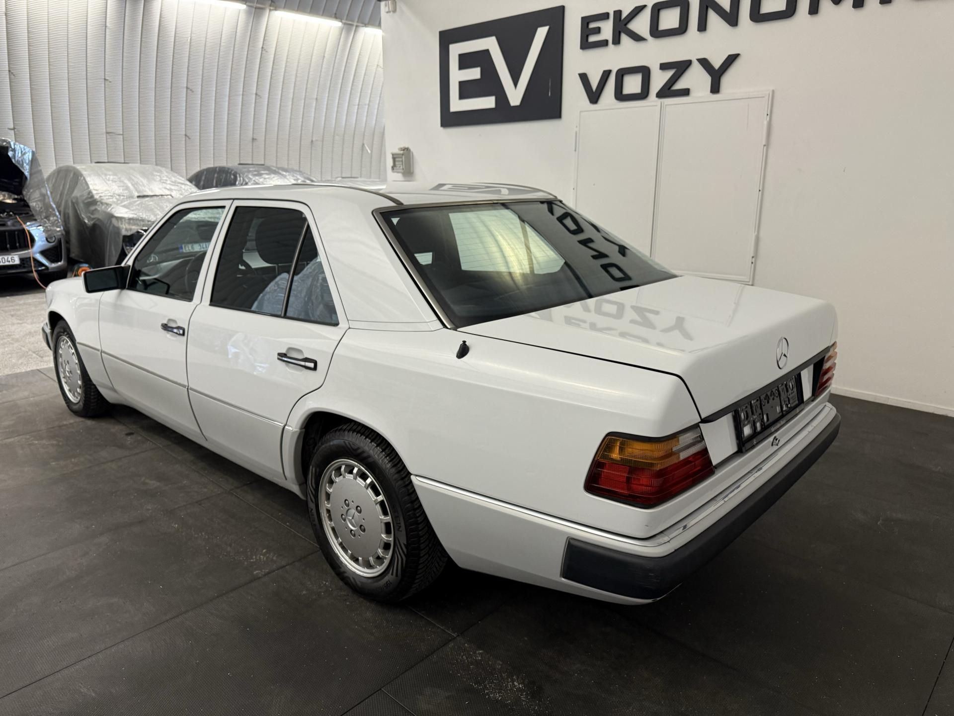 Mercedes-Benz Třídy E, 2.3 , AT ,SERVIS DOLOŽEN! - fotka 6