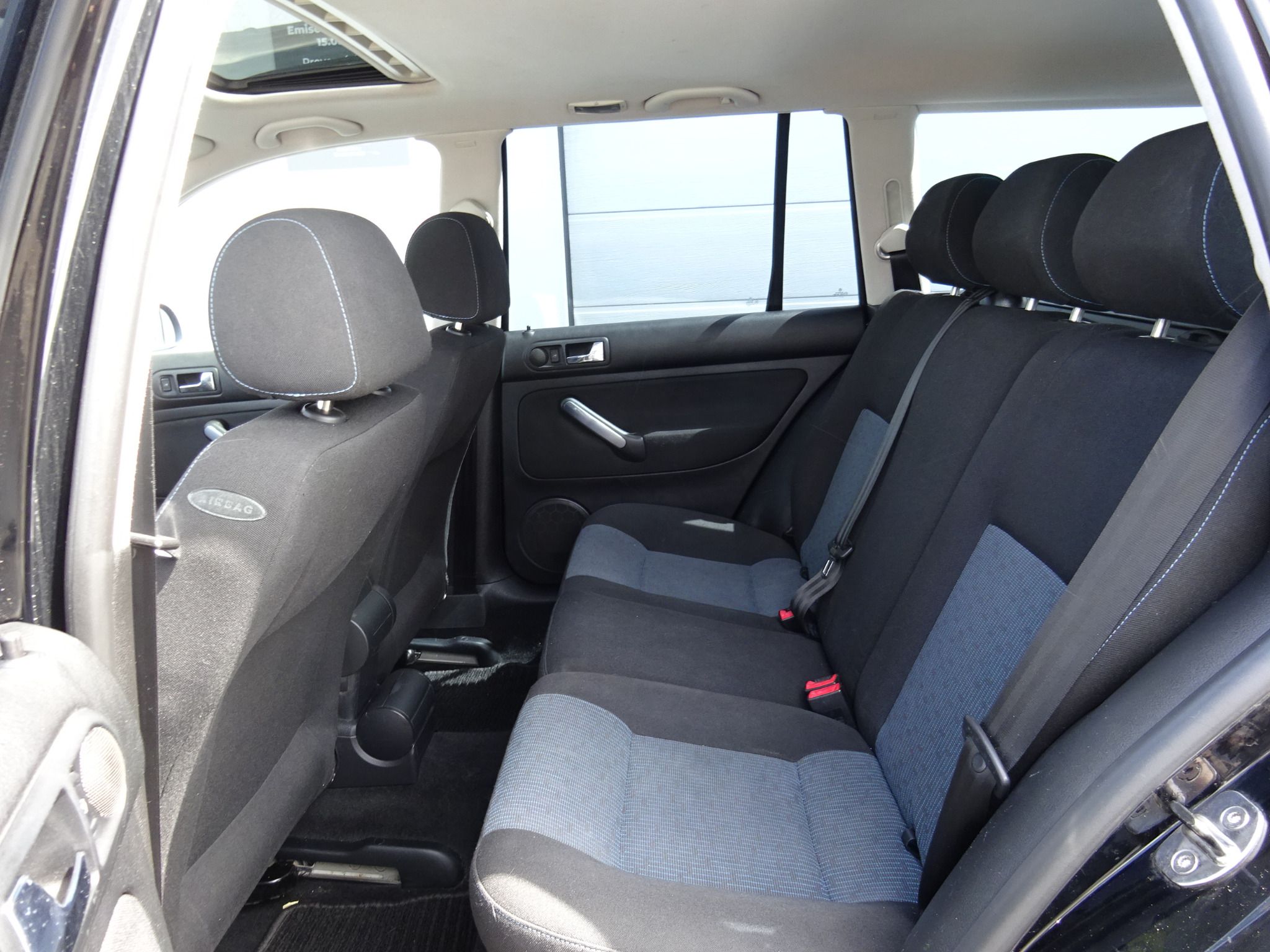 Volkswagen Golf, 1.6 FSi - fotka 6