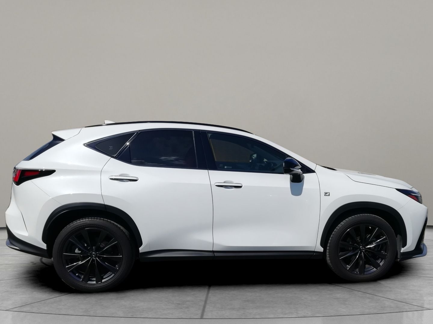 Lexus NX 350h, F-Sport 4x4 - fotka 3