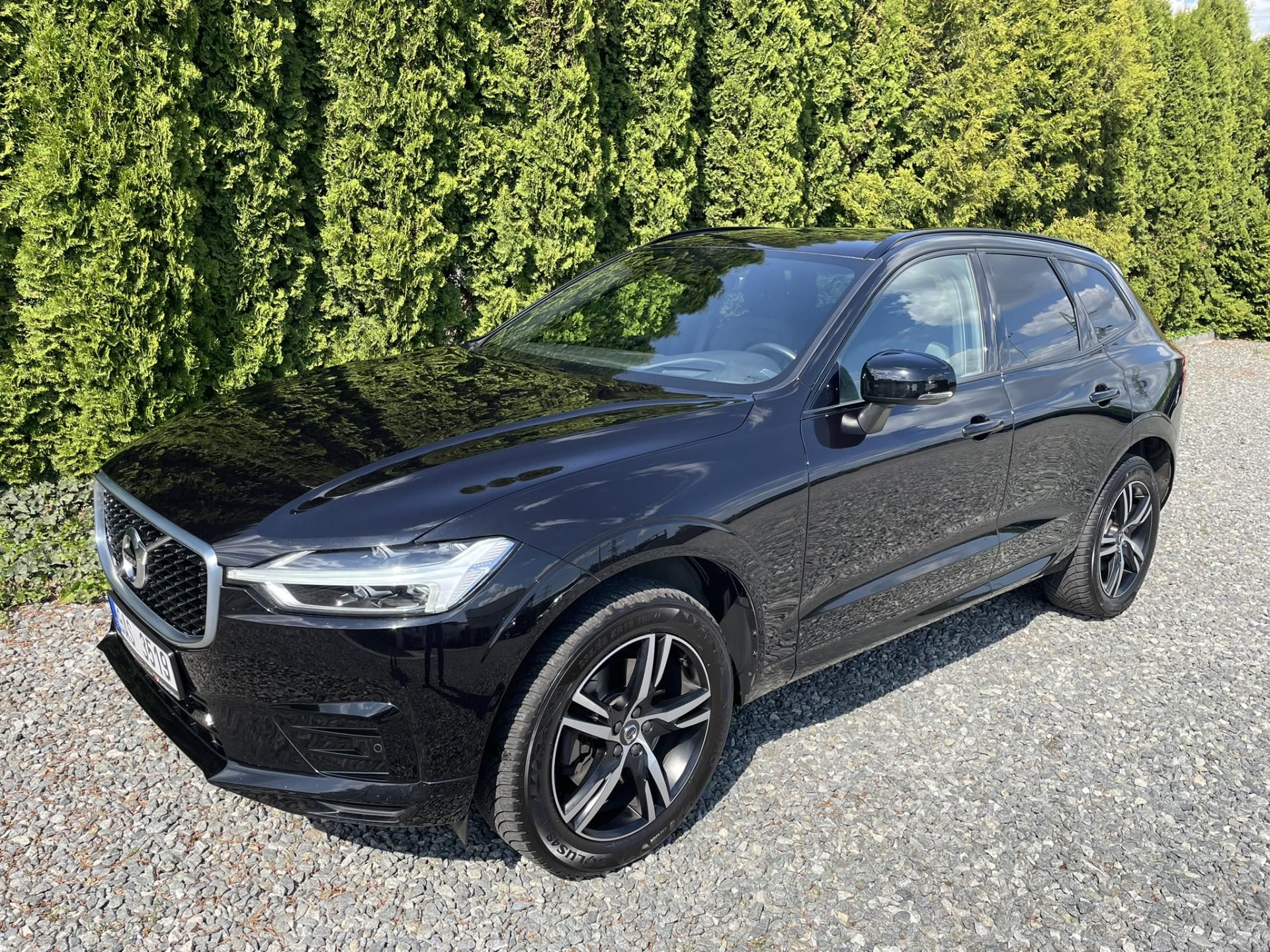 Volvo XC60, B5 173kW AWD R-Design - fotka 2