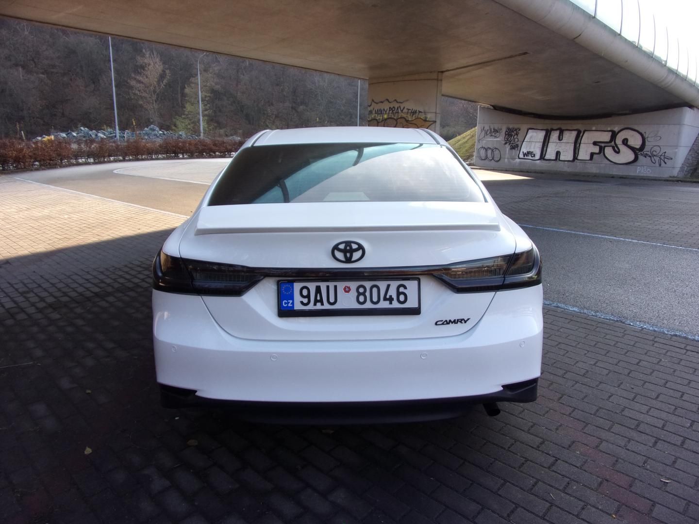 Toyota Camry, 2.5i black white edition - fotka 6