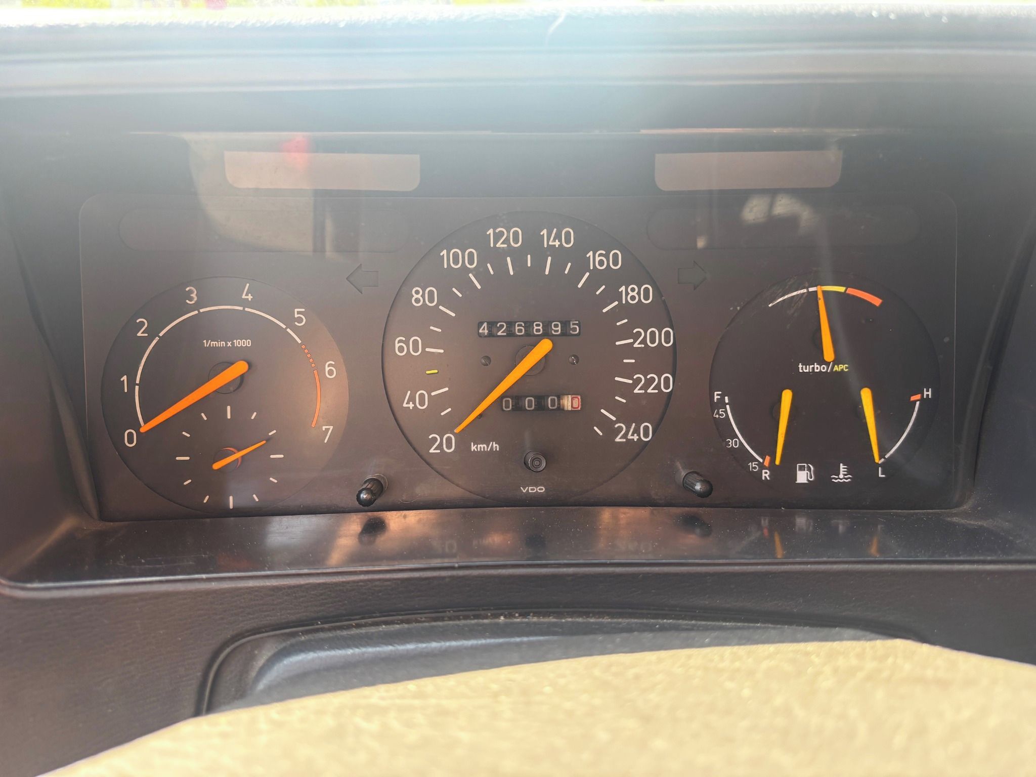 Saab 900, 2.0 turbo Aero - fotka 5