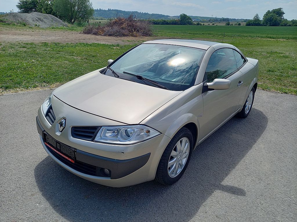 Renault Mégane, 2,0i klima+alu.kola - fotka 2