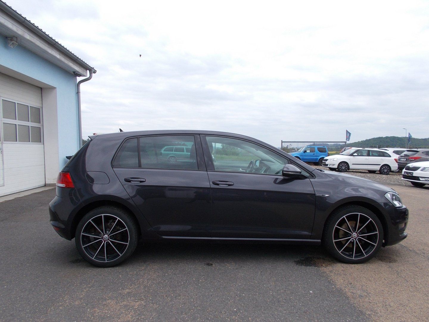 Volkswagen Golf, Lounge 1,6TDi, navi, serviska - fotka 4