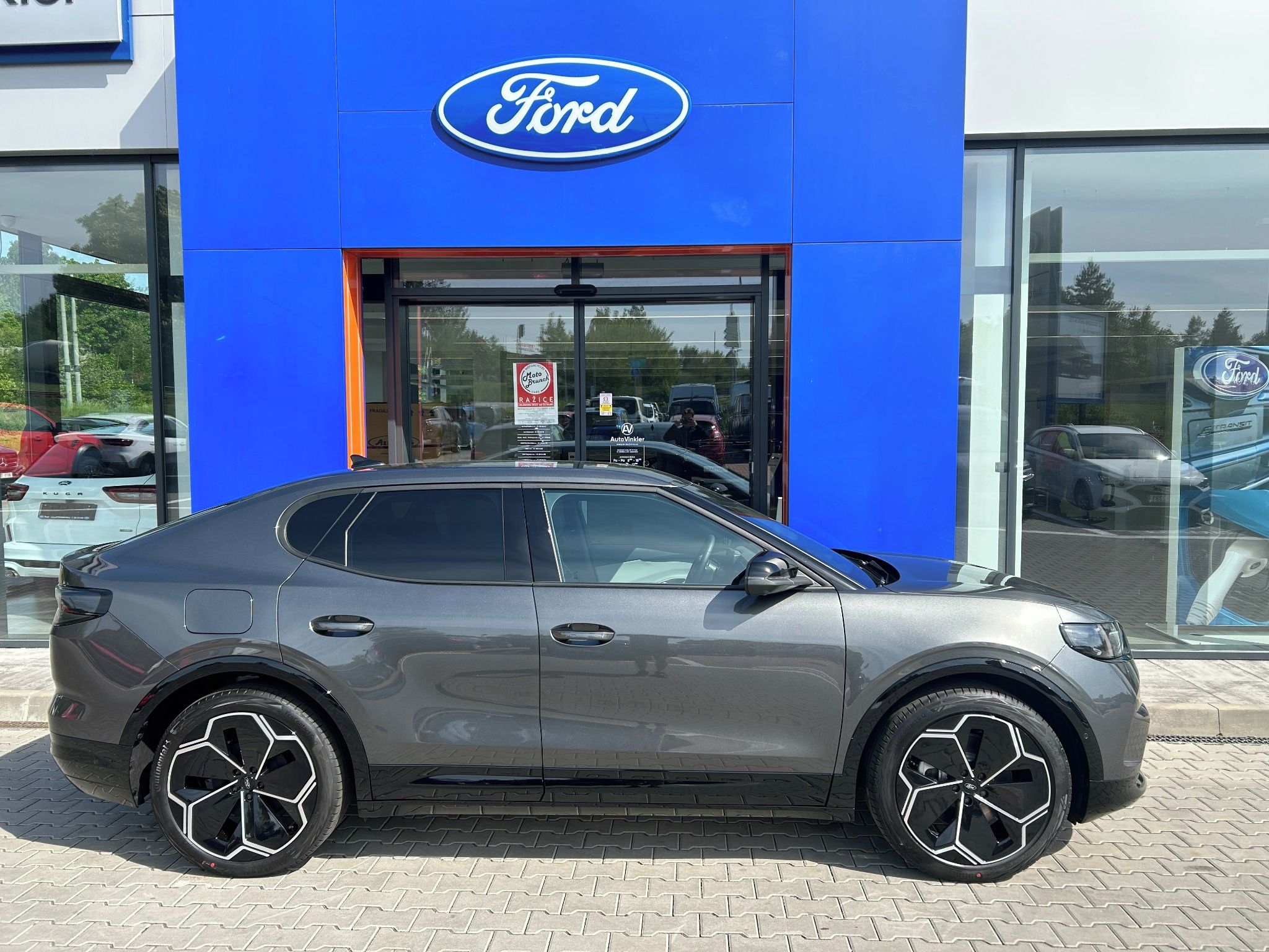 Ford Capri, Premium AWD 79 kWh 250kW - fotka 4