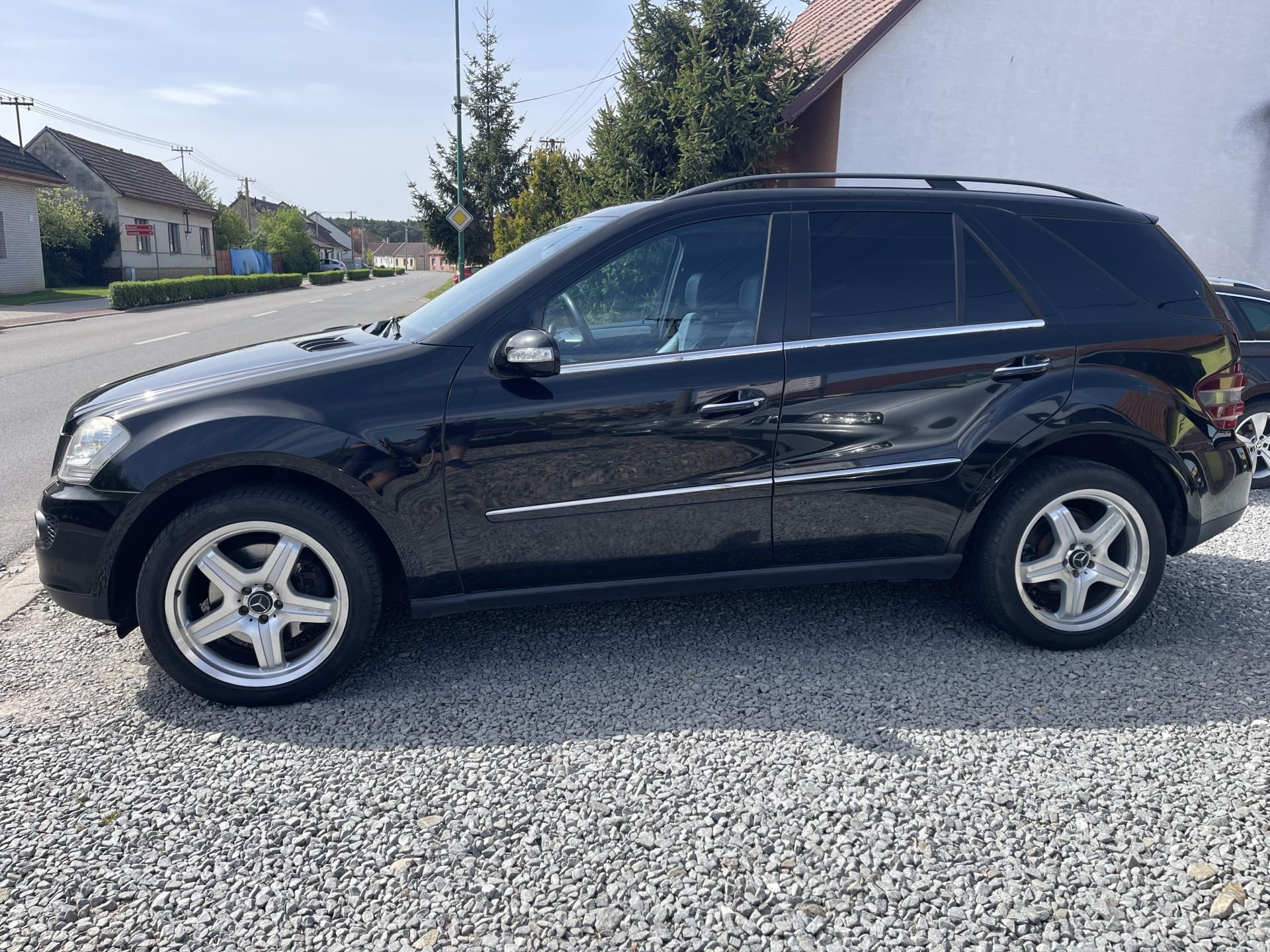 Mercedes-Benz Třídy M, ML 420 CDI 4-MATIC PEKNY STAV. - fotka 2