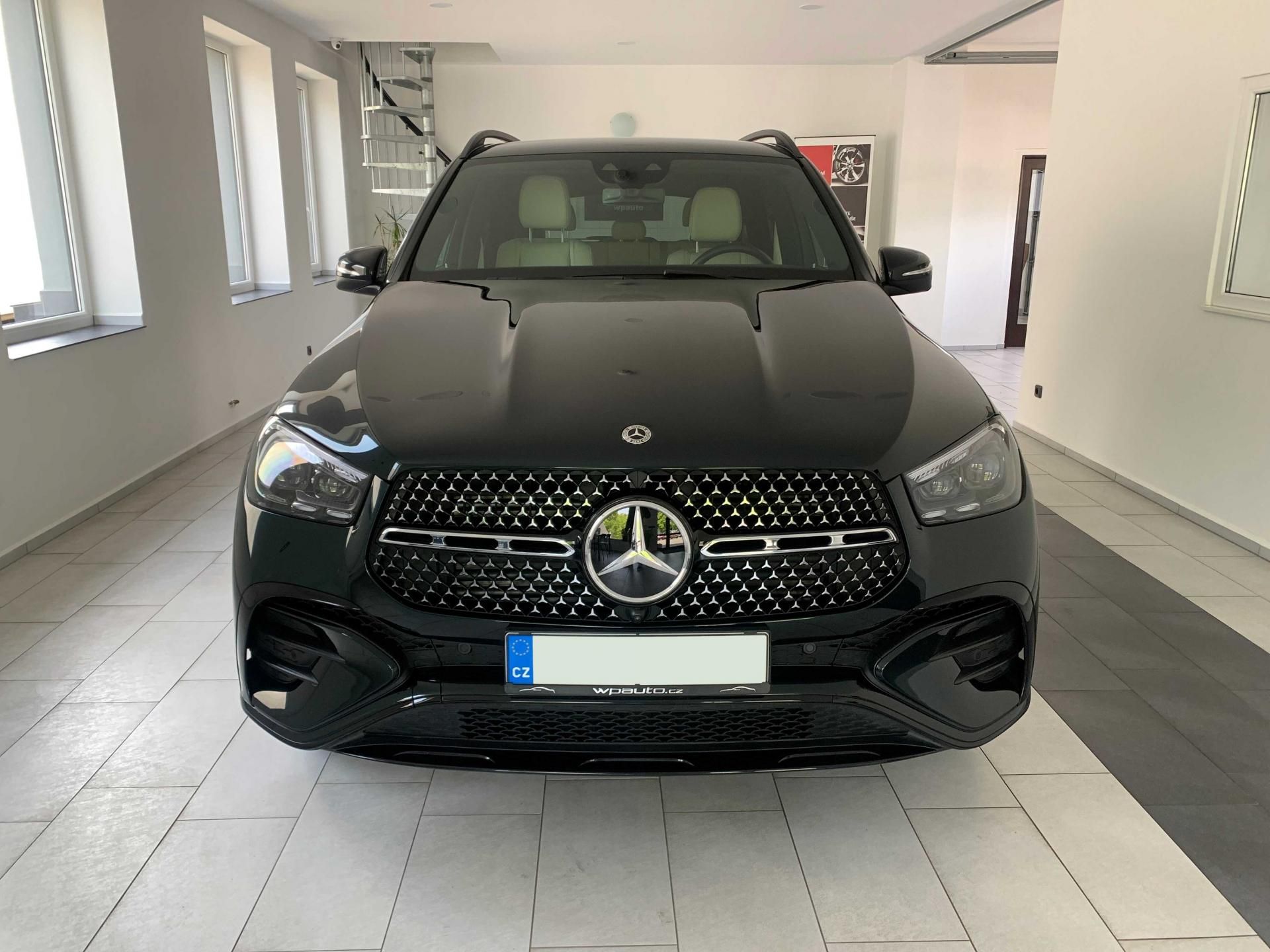 Mercedes-Benz GLE, 350 de 4MATIC PLUG-IN 245 kW - fotka 2