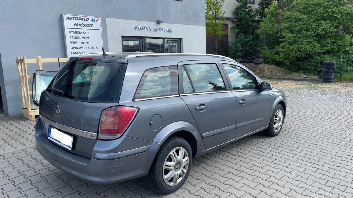 Opel Astra, Caravan 1.7CDTI 16V 74 KW - fotka 3